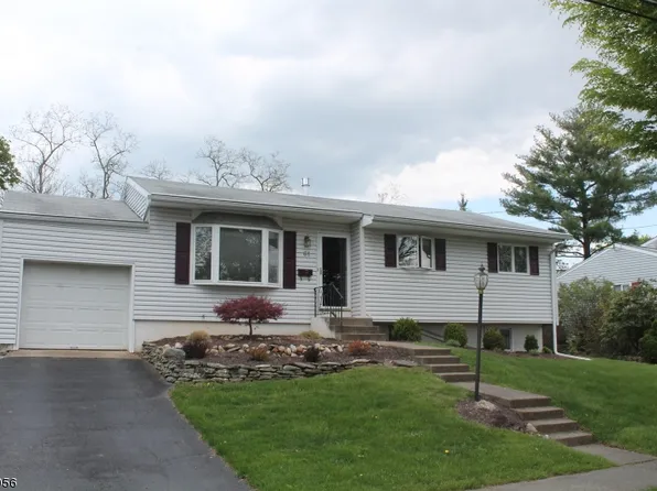 61 Lawrence Dr, Hackettstown, NJ 07840