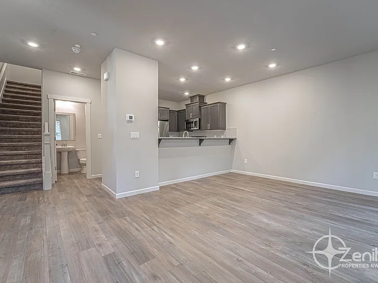 4261 S Cloverhill Way — Photo 4