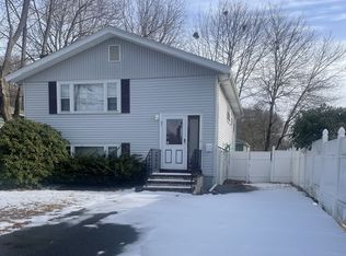 25 Cranston Ave, Dedham, MA 02026