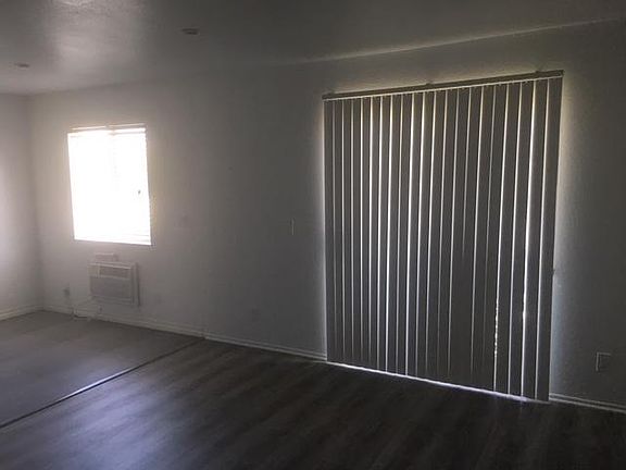 5th image of 530 N Ardmore Ave APT 201