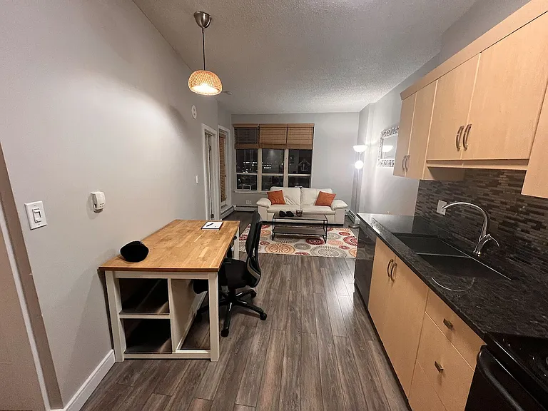 1053 10th St SW — Photo 10