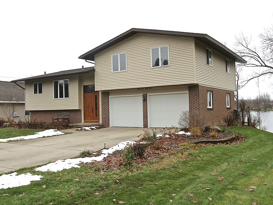 1st image of 8383 Cowan Lake Dr NE