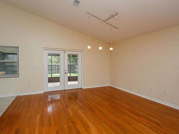 5th image of 1328 Carlson Dr