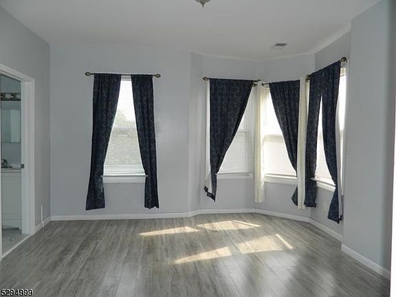 2nd image of 473 Avon Ave Floor 3