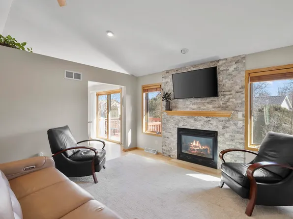 5915 Running Deer Trl, Mc Farland, WI 53558