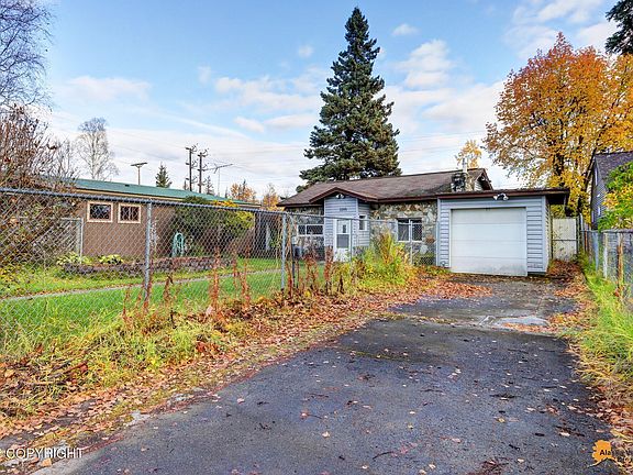 2nd image of 3205 Woodland Park Dr