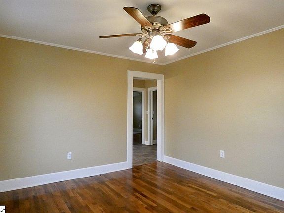 4th image of 214 Beth Dr