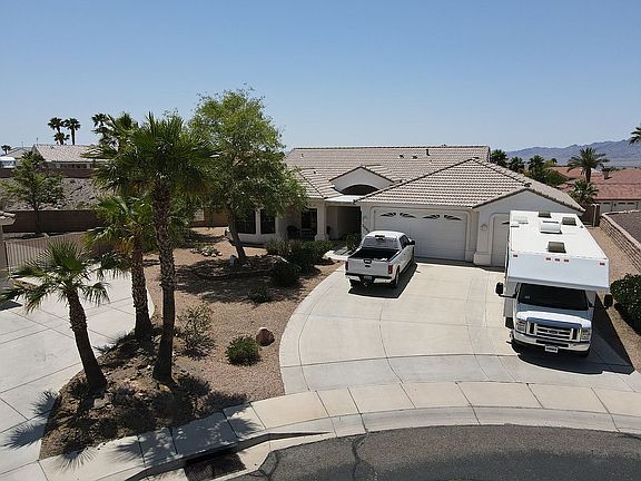 2nd image of 2584 Majestic Way