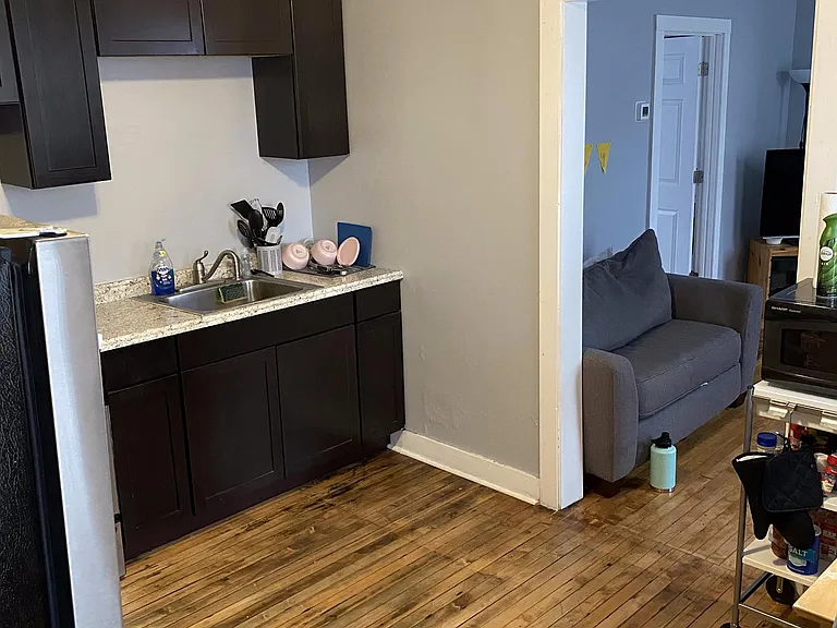4558 S Justine St — Photo 2