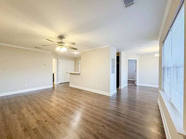 Wyngrove Apartments — Photo 54