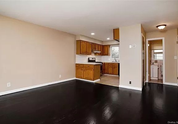 5th image of 6223 Spencer Ave