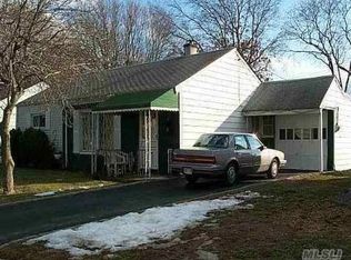38 Jeanne Ln, Bethpage, NY 11714