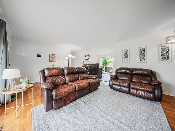 4th image of 926 Minerva Ave