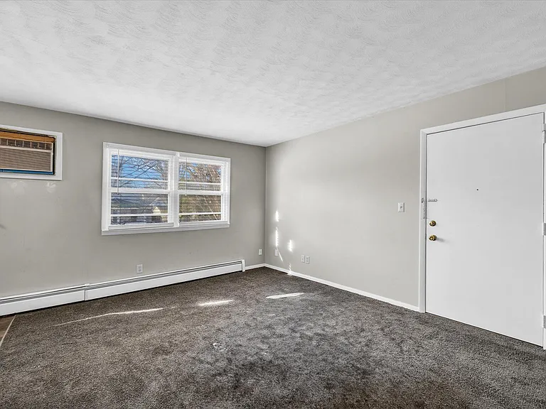 915 N Madison St — Photo 12