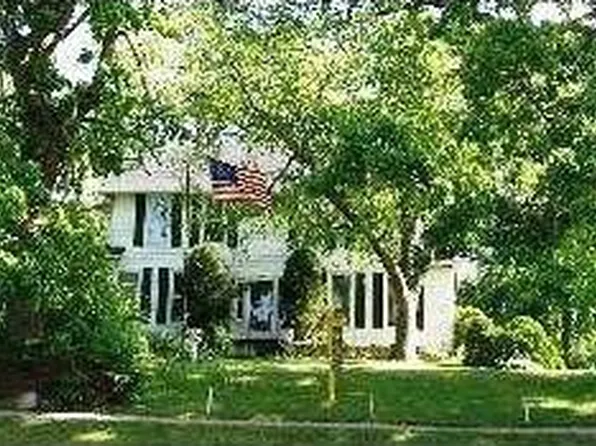 220 W Maple Ave, Mundelein, IL 60060