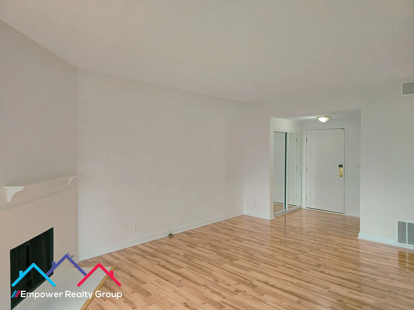 2 bedroom 2 bath Condo — Photo 4
