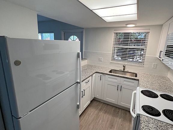 5th image of 5840 37th Ave N APT 2