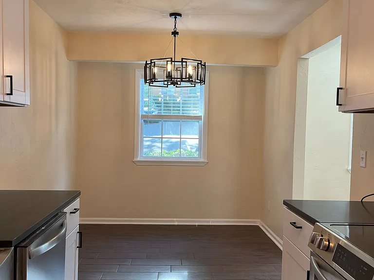 728 Pointe Ct #D — Photo 6