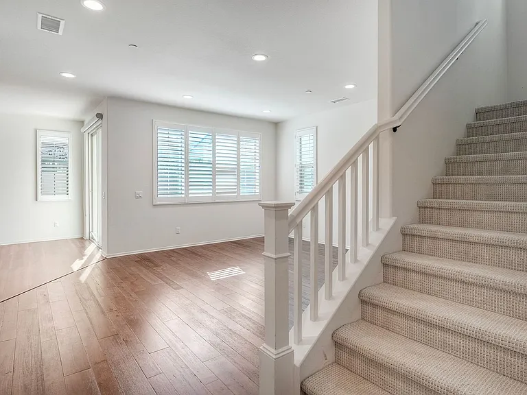 729 Merit Dr — Photo 5