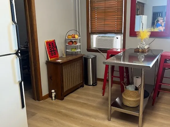 221 Riverview Place image 3 of 11