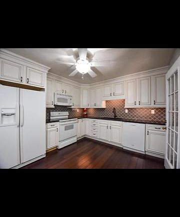 4th image of 10525 Blakewood Dr
