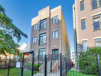 5058 N Kimball Ave APT 4, Chicago, IL, 60625