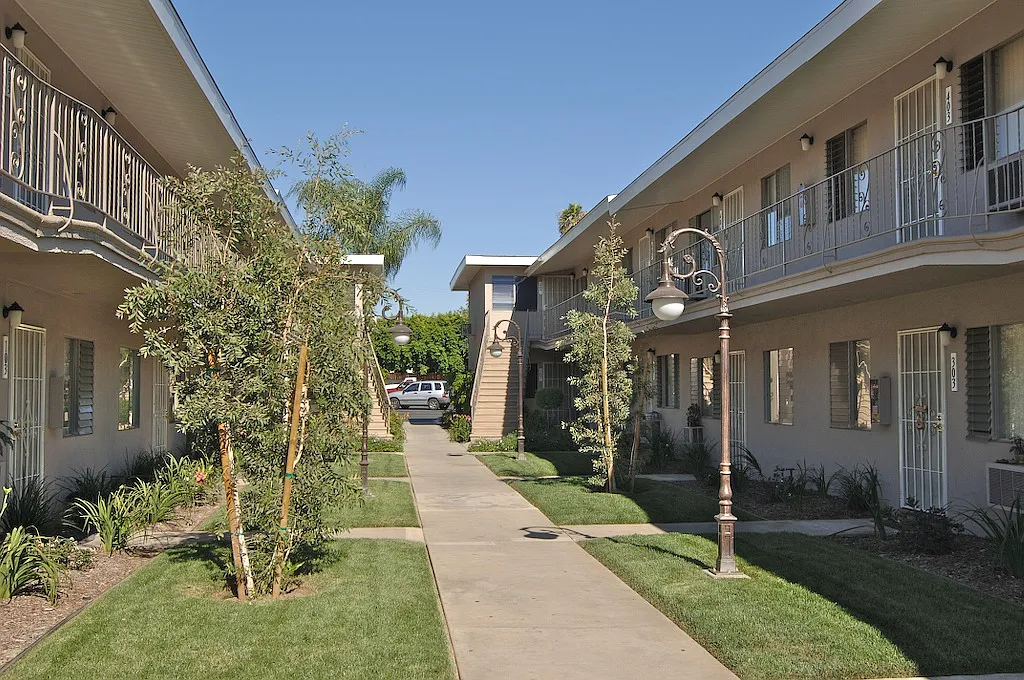 Cypress Point Apartments — Photo 1