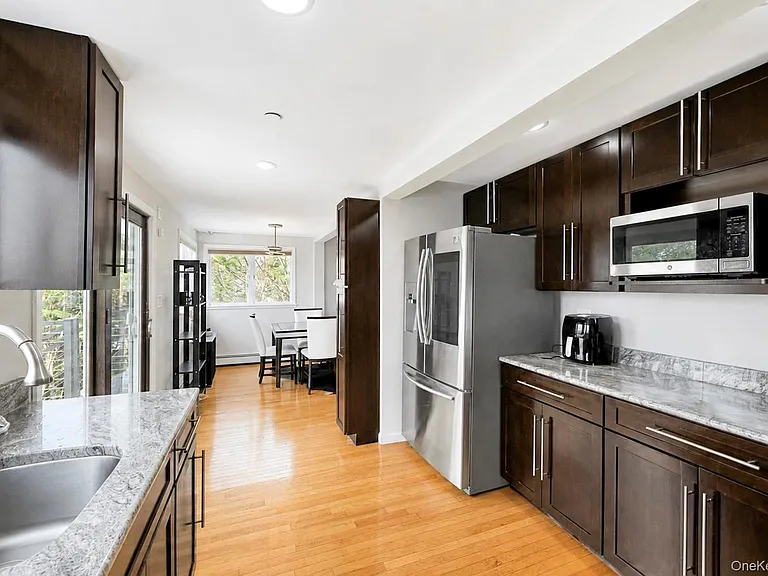 308 Bedell St — Photo 24