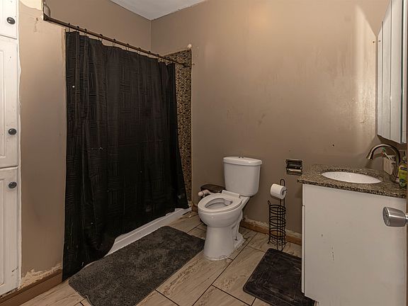 3rd image of 402 Alliance Ave