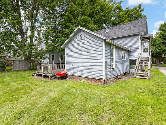 4th image of 130 E Union St