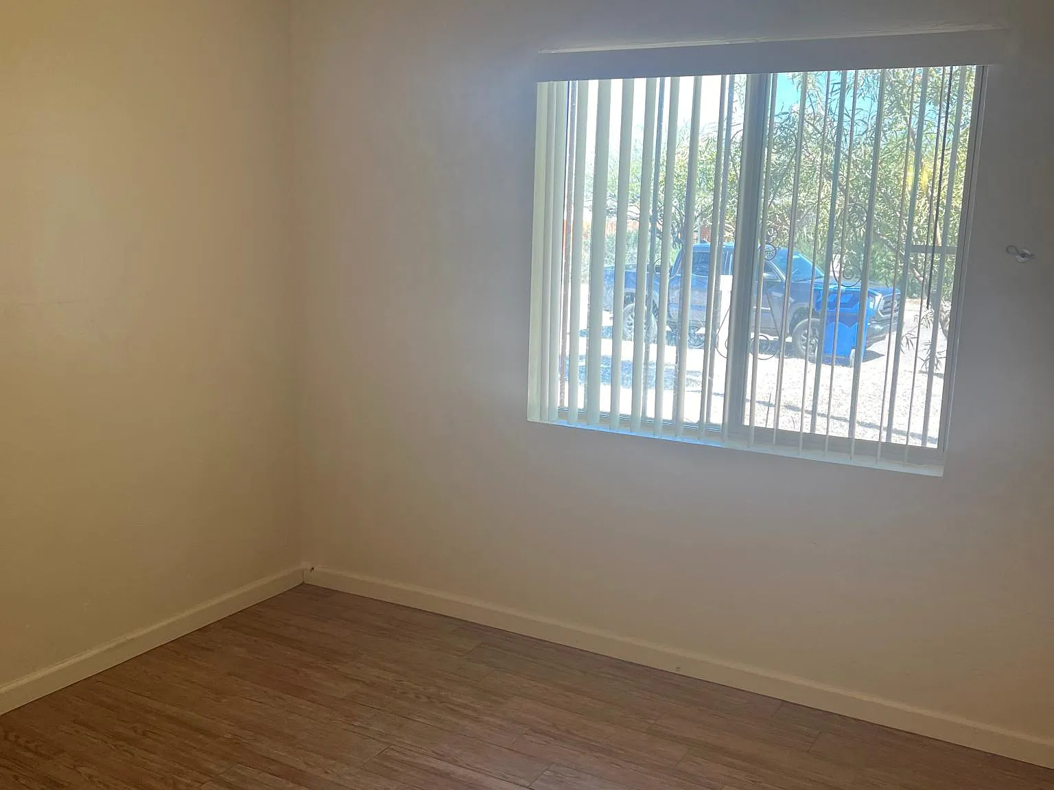 3 bed, 949 sqft, $1,550 — Photo 4