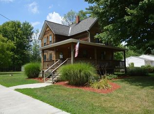 8912 Columbia Rd, Olmsted Falls, OH 44138