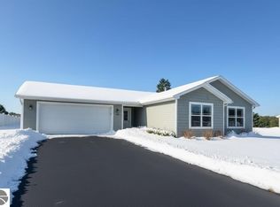 3596 Tanager Dr, Traverse City, MI 49685