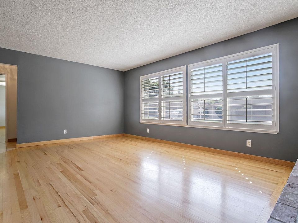 2nd image of 2123 W Paloma Ave