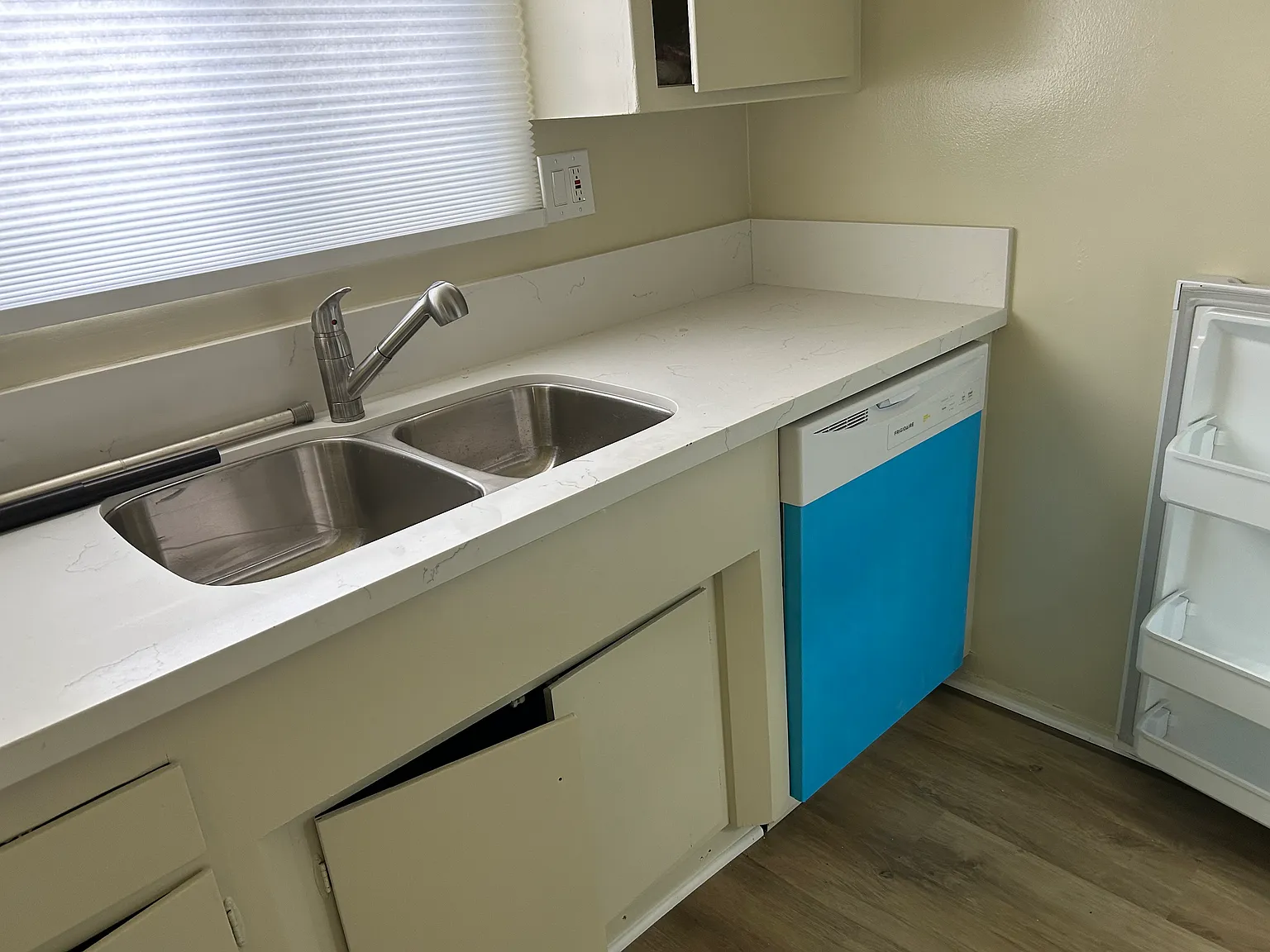 2 bed, 900 sqft, $2,650 — Photo 2