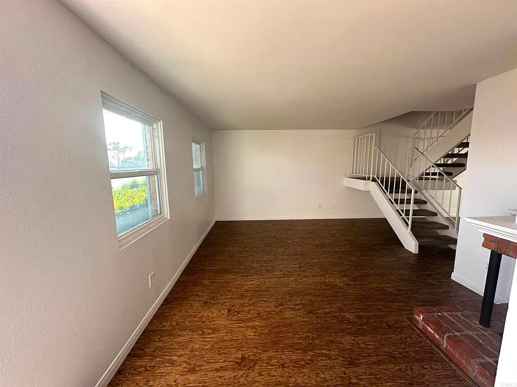 3 bed, 1344 sqft, $5,450 — Photo 2
