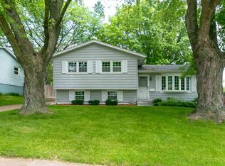 4611 Scott St, Davenport, IA 52806