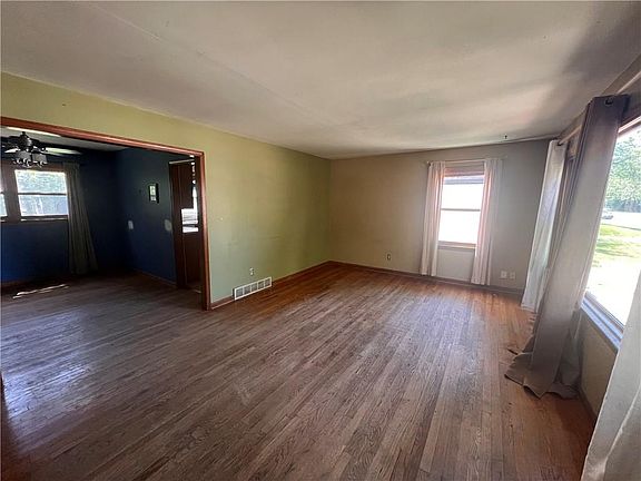 5th image of 1527 W 21st Ter