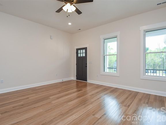 4th image of 1524 Conestoga Xing