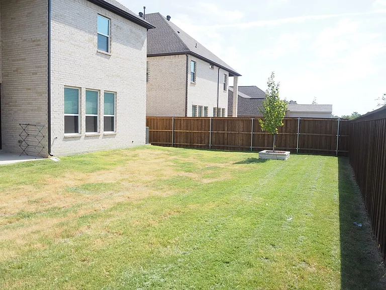 321 Oak Hollow Way — Photo 34