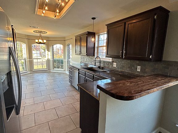 5th image of 4104 Shagbark Dr