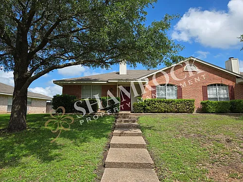 1011 Parkview Cir Photo 1