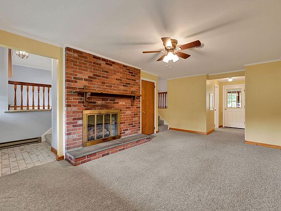 5th image of 217 Winterberry Dr