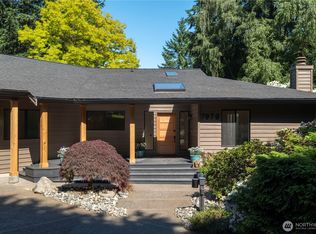 7979 NE Leslie Ln, Bainbridge Island, WA 98110