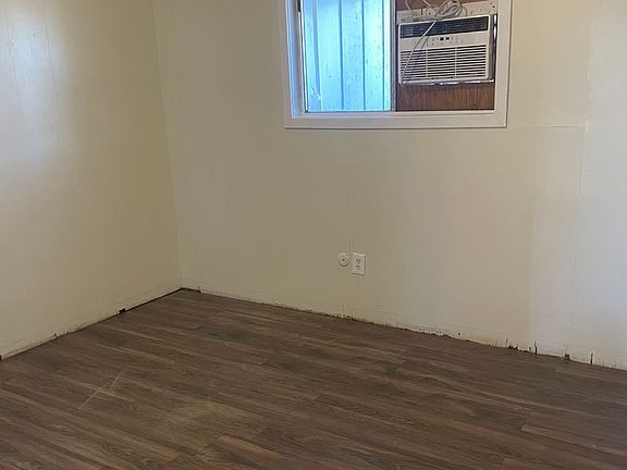 2nd image of 1816 Hile Ave #D4