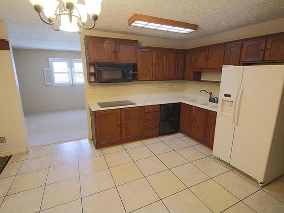 4th image of 234 Richards Dr