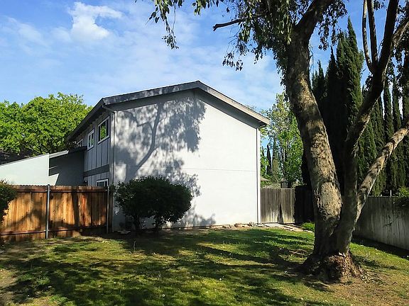 3rd image of 669 Knollwood Dr