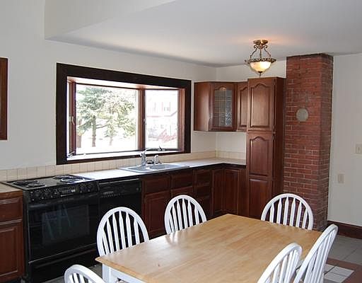 3rd image of 36 Central Park Ave