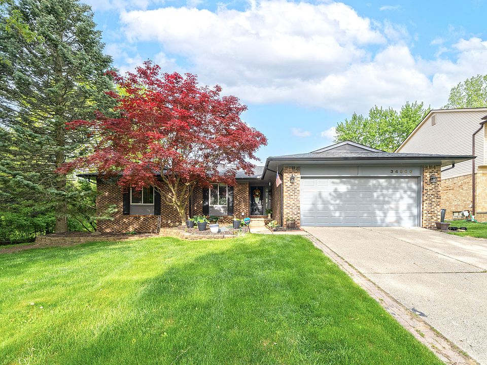1st image of 34505 Bunker Hill Dr
