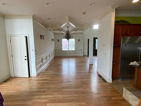4th image of 3583 Galdway Dr